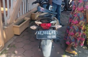 Belok Mendadak, Honda CBR Tabrak Suzuki Spin, 2 Luka Serius, Pertigaan Watu Benthoel Jenangan, Ponorogo