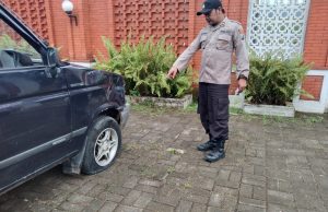 Motor Beat Tabrak Panther, Akibat Asal Belok Tanpa Nyalakan Lampu Sein, Sooko