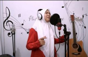 Luna Pelajar SMKN 1 Ponorogo Juara 1 Singing Contest ASEAN English Competition