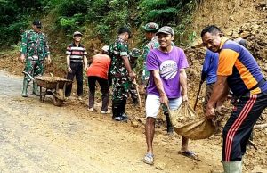 Longsoran Tanah Desa Binade Tutup Aliran Irigasi