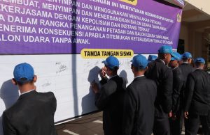 Pelajar SMKN 1 Badegan Tandatangani Petisi Tolak Balon Udara & Petasan