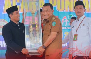 HUT MTsN 2 Ponorogo, Bupati Sugiri Serahkan Piala Bergilir SMESH ARTS Competition 2023