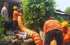 Seorang Wanita di Prajegan Ini Terjebur Sumur Sedalam 20 Meter, BPBD Sempat Kesulitan