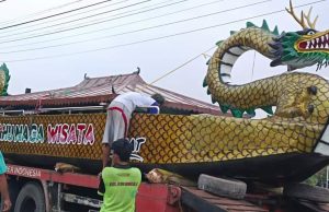 Keren, Ada Perahu Naga Baru Klinting di Telaga Ngebel