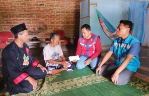 YBM PLN UP3 Ponorogo Serahkan Bantuan kepada Keluarga Korban di Desa Krebet, Jambon
