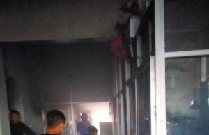 Diduga Korsleting Listrik, Toko Gracia Print dan Photography Ponorogo Terbakar