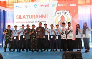 Berprestasi, Pelajar SMK PGRI 2 Ponorogo Raih Beasiswa Program CSR PT Amman Mineral