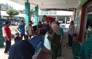 Naik Onthel Kakek Ini Luka-Luka Ditabrak Motor