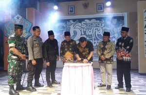 HUT Ke-41 SMPN 1 Balong, Bupati Sugiri Resmikan Sasana Kridha Saba & Batik Surya Ndadari
