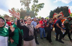 Kunjungi Kota Reog, Atikoh Sampaikan Salam: Mas Ganjar Cinta Banget Ponorogo