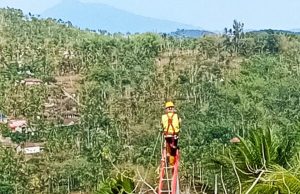 Bangkit kembali, PLN UP3 Ponorogo Dukung Program Pemprov Jatim dan Pemkab Ponorogo dengan Membangun Jaringan Listrik Desa Tumpuk dan Pulung Pasca Longsor