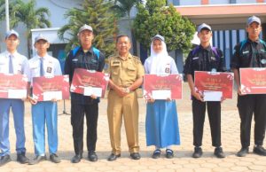 Spektakuler, Fashion Show Peringatan Hari Pahlawan di SMKN 1 Jenangan