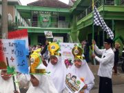 Kirab Santri SD Ma’arif Ponorogo Napak Tilas Isra’ Mi’raj dengan Semangat Keimanan & Akhlak Mulia