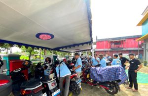 Sambut Rombongan Touring Motor Listrik, PLN ULP Pacitan sediakan Fasilitas SPLU