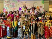 Ragam Busana Adat Nusantara Ramaikan Perayaan Hari Kartini 2024 di Aston Madiun