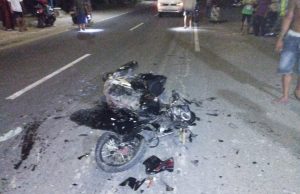 Seruduk Mini Bus, Motor Hancur & Pengendara Tewas di Simpang Plampitan Setono