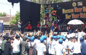 Spektakuler, Pensi SMKN 1 Badegan Tampilkan Tiara Amora & Ajeng Febria