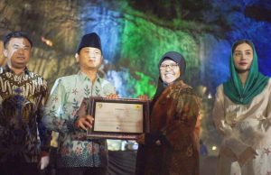 Penandatanganan MoU Renewable Energy Certificate antara PLN UP3 Ponorogo dan Pemkab Trenggalek