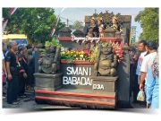 Pesona Dayang-Dayang Joko Warog SMAN 1 Babadan Meriahkan Kirab Pusaka Grebeg Suro
