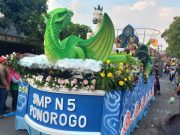 Penuh Filosofi, 5 Dayang SMPN 5 Ponorogo Kendarai Kereta Kyai Kanjeng Kudo Tacoko