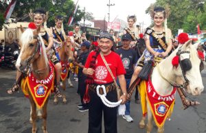 Keren, 15 Pasukan Berkuda Elit SMAN 1 Ponorogo Pukau Kirab Budaya Grebeg Suro