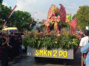 SMKN 2 Ponorogo Tampilkan Raja Rakai Wijaya di Pawai Lintas Sejarah Grebeg Suro