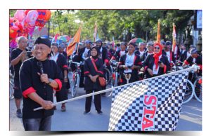Kang Giri Bersepeda Tua 15 Kilometer: Meriahnya Parade Sepeda Unto Grebeg Suro
