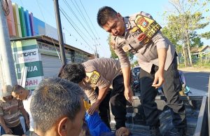 Motor Vario Vs Beat di Nglumpang, Mlarak, Satu Luka Berat