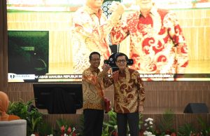 Terima Jabatan Menkumham, Supratman Minta Kolaborasi Seluruh Jajaran Kemenkumham