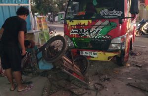Laka Karambol di Jetis Ponorogo, Kabul Tukang Becak Luka Robek Kepala