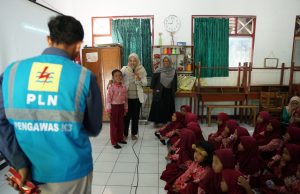 PLN UP3 Ponorogo Edukasi Siswa Sekolah Dasar dalam Sosialisasi Ketenagalistrikan