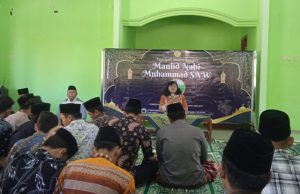 Maulid Nabi di SMKN 1 Mlarak: Tausiyah Agama Hingga Tradisi Makan Pelangan