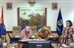 Dukung Net Zero Emission 2050, PLN dan Pemda Pacitan Tanda Tangani MoU Green Energy as a Service (GEAS)