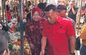 Risma Blusukan ke Pasar Balong, Dengar Aspirasi Warga dan Janji Entaskan Kemiskinan Lansia