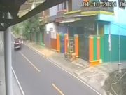 Detik-detik Mobdin Camat Sukorejo Ponorogo Tabrak Motor, Dua Orang Luka Berat