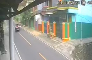 Detik-detik Mobdin Camat Sukorejo Ponorogo Tabrak Motor, Dua Orang Luka Berat