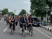 Kang Giri Ngontel Bareng Ribuan Pecinta Sepeda Tua Ponorogo