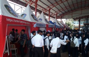 SMK Pusat Keunggulan: Job Fair SMKN 1 Ponorogo Hadirkan 38 Perusahaan & Ribuan Lowongan