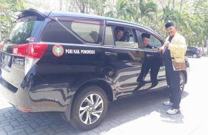 Tingkatkan Layanan, PGRI Ponorogo Beli Mobil Baru Innova Reborn Kado HUT Ke-79