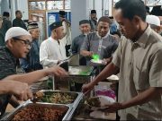 Subuh Ceria: Masjid Baitul Mukhlisin Ponorogo Tawarkan Sarapan dan Uang Saku