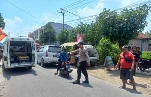 Senggol Ayla, Pemotor Patah Tangan di Barat Pasar Jambon