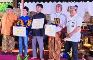 Dalang Muda SMAN 1 Ponorogo, Muhammad Fatikh Assegaf Juara 1 Tingkat Nasional