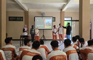 Sinergi dan Kolaborasi Srikandi PLN dan Tim K3L UP3 Ponorogo: Berikan Edukasi Keselamatan Listrik dan Digitalisasi Layanan di MAN 1 Ponorogo