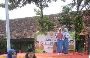 Meriahnya Peringatan HGN SMKN 1 Mlarak: Cipta Puisi, Upacara Hingga Seni Reog