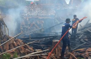 Bakar Sampah, Kandang di Desa Gandu Ponorogo Terbakar