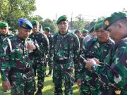 Cegah Terjebak Judi Online, Dandim Ponorogo Sidak HP Anggota