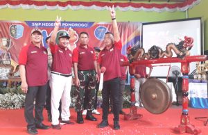 Spektakuler, Bupati Sugiri Apresiasi KCI SMPN 2 Ponorogo Tembus 1.180 Siswa