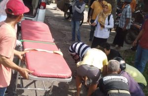 Scoopy Sruduk Onthel di Kauman Ponorogo, Lansia Luka Berat