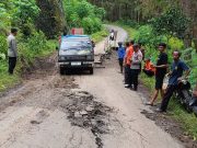 Jalan Amblas di Ngrayun Ponorogo, Akses Warga Terputus Akibat Longsor