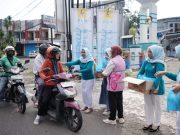 Tebar Kebahagiaan Ramadhan: Srikandi PLN Bersama PIKK PLN UP3 Ponorogo Berbagi Ratusan Takjil di Ponorogo